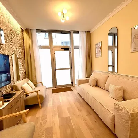Apartament - 85 Sqm - Grenelle - 8p *