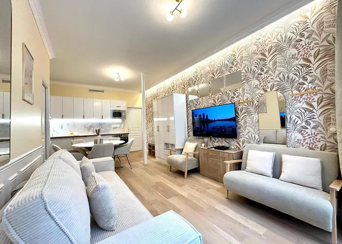 4* - 85 Sqm - Grenelle - 8p Paris